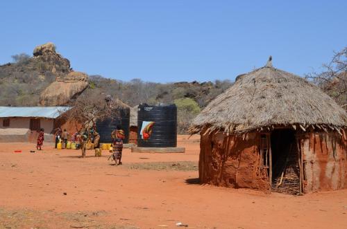 Adadi-village-Kenya-2014 1116